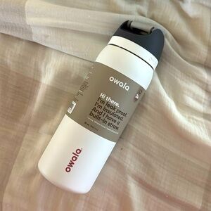 Owala 32 oz Water Bottle Tumbler White/Grey